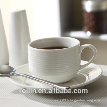 Tasses à café en céramique blanche Rollin avec des lignes